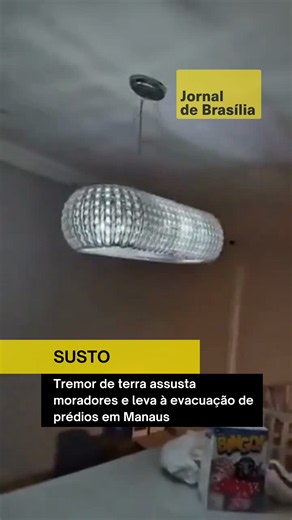 🌎 Moradores de diferentes regiões de Manaus relataram um tremor de terra no início da noite desta quarta-feira, 24 de junho, provocando susto e levando alguns edifícios a serem evacuados preventivamente. Vídeos gravados por moradores mostram lustres e outros objetos balançando dentro dos apartamentos, além de pessoas deixando os imóveis para verificar a situação. Até o momento, não há registro de ferid0s ou danos estruturais confirmados. 🏢 Segundo relatos, o abalo foi sentido por volta das 18h