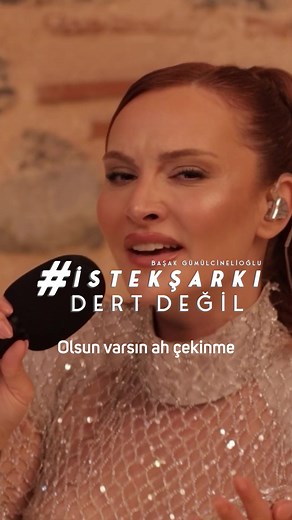 Dert Değil: Başak Gümülcinelioğlu'nun Akustik Performansı