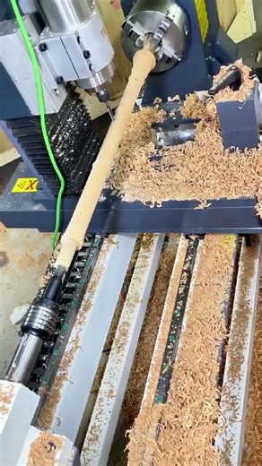 What kind of machine processes the elliptical sound holes of the suona horn on the CNC