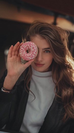 i asked her for a photoshoot and this is what happened #artistcheck #kunstoderkrempel #beautifulpeople #geheimestalent