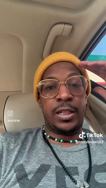 Struggles of Left-Handed Bowlers in Two-Handed Bowling