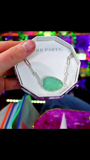 Love me some druzys!! ❤️💜#bp #druzy #sparklemail #ringbombparty #fizzingfun #bprings #bombpartyreveals #fizzycubes #surprisefizzy #bombpartyring #fyp #bombpartylive #obsessedwithgemstones #surprise #jewelrybusiness