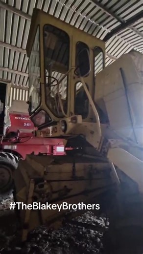 The Blakey Brothers Showcase 1550 New Holland Combine
