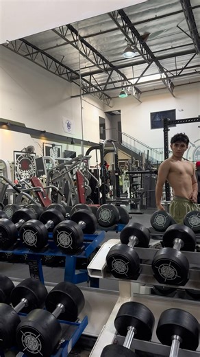 show them. #gyminspiration #gymmotivation #gyminfluencer #bodybuilding #gym #shorts #mensphysique