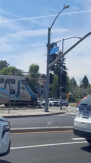 Inbound Metrolink with 926 trailing!