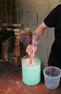 76K views · 149 reactions | Easy & Cheap Cleaning Hack with Recycled Plastic! | 3-Minute Hacks | Facebook