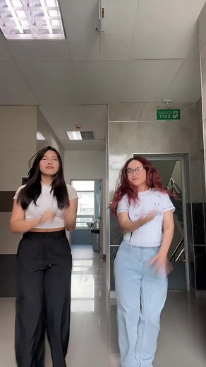 Sunflower Dance Coreografia - Fun TikTok Routine