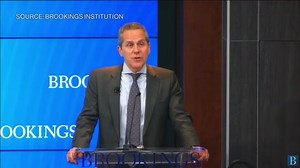 Fed to Cut Biggest Banks’ Capital Hike by Half in Overhaul