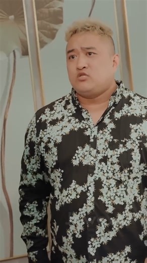 Thugs bully a satay vendor seconds later they face the ground as an ex special forces hero arrives! | Keira Miranda