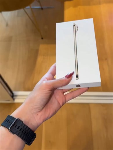 Cosa fare assolutamente non appena compri un nuovo cellulare? Beh, scaricare Billoo 😉 Fai come Gianpaolo, scarica l'app e inizia a risparmiare!