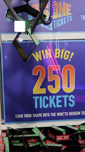 I got a DOUBLE grab on the giant ticket claw machine at Dave & Busters! Will I win 1,000 tickets?! 🤩 #clawmachine #daveandbusters #clawgame #arcade #arcadegames #reels | Arcade Matt