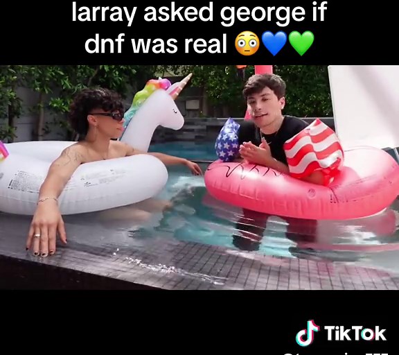 larray pointing out george blushing at his dnf question was so real of him 🤭 #fyp #fypシ #fy #foryou #foryoupage #dsmp #dreamsmp #dreamwastaken #georgenotfound #dnf #dnfedit #larray #twinkduo #twinkduoedit #mcyt #clips #mcytclips #pool #hottub #la #losangeles