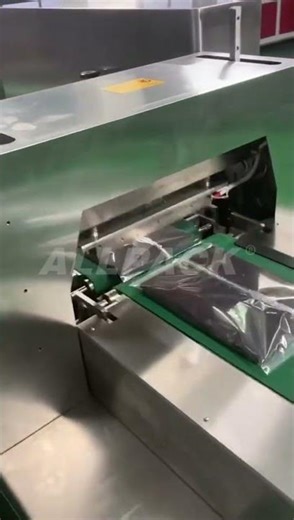 How board packed by the flow wrap machine?