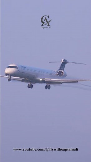 CRJ-900LR Landing with Crazy Wing Condensation at Munich!