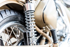 So berechnen Sie eine Stahlfeder