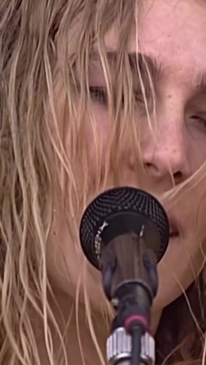 Silverchair - Cemetery (Live Pinkpop 1997) . . #silverchair #90s #music #Rock | Seattle Sound 90's