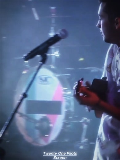 Exploring the Lyrics of Screen by Twenty One Pilots