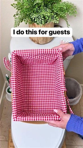 Diy picnic basket towel holder for the bathroom 🧺#bathroomdecor #picnicbasket