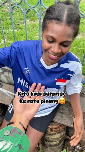 Om TNI kasi surprise ke Kaka Mia #fyp #papua #tni #semuaorang #vidioshort #pinang