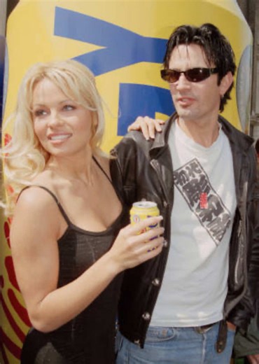 Happy Valentines Day! 💗🎀🌷 Pamela Anderson promoting “Virgin Energy” drink with Richard Branson. May 22, 1995. #pamelaanderson #90s #xyzbca #fyp #fypシ