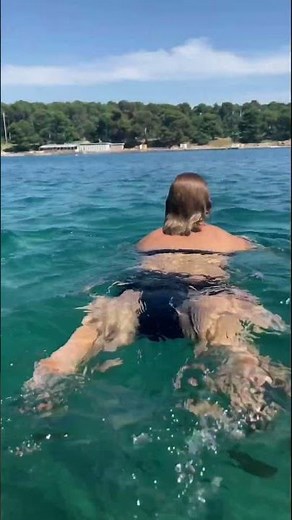 SEA BIRTH: My wife decided to give birth in the sea. Watch the film of her birth.