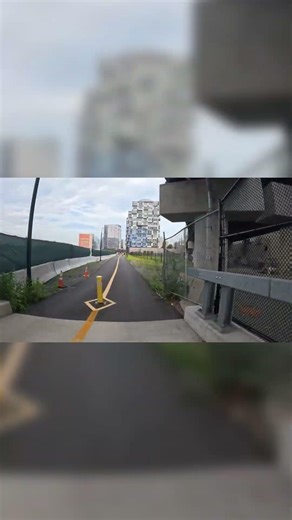 Fast cycling path right into Boston