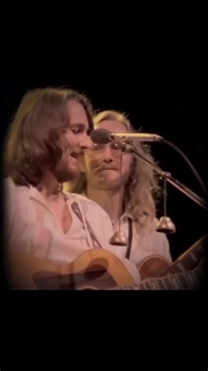 Give A Little Bit - Supertramp 🤍 #supertramp #oldmusic #liveperfomance #70smusic #fyppppppppppppppppppppppp