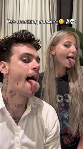 Bro teaching mewing🤫🧏🏻‍♂️💀#teaching #mewing #tutorial #stepbystep #shelove