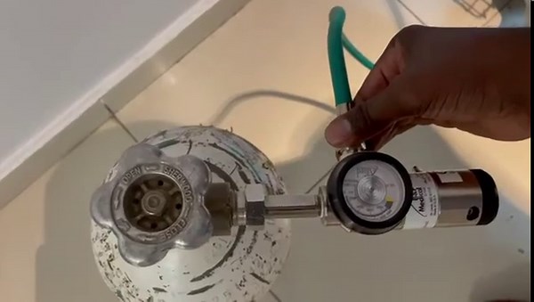 4: Connecting the Medical Oxygen Pressure Regulator to a Medical Device, Step B