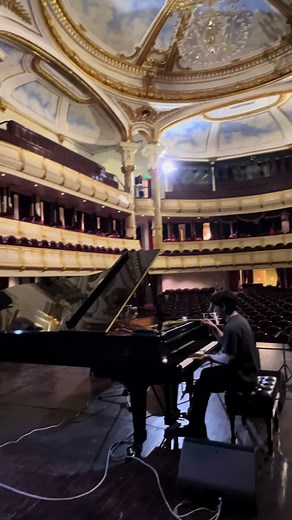 Piano Rendition of 'La Primavera' at Hanoi Opera House