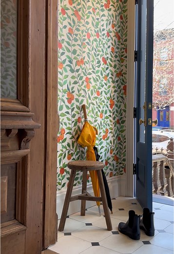 Creating a Cheerful Entryway Design for Your Home