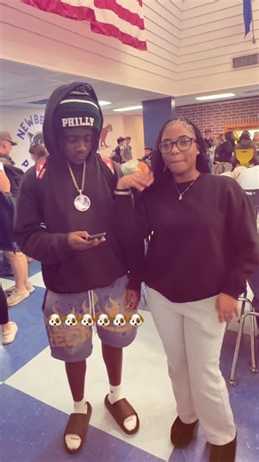 Lmfaoooo yeoooo | walk like a dog dance