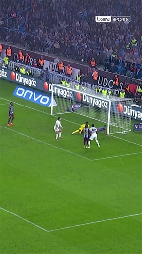 🥅 Leandro Trossard'ın klas şutunda Andre Onana'dan dönen topta, Amir Murillo direğe takıldı. #TSvBJK #beINSPORTS