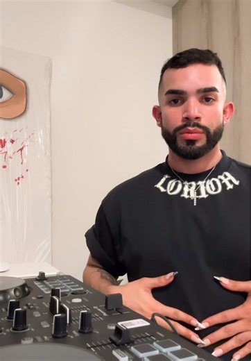 scratching ur back | Back Scratching