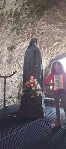 Punta Rocca Marmolada La Madonna regina della Marmolada MADONNINA DAI RICCIOLI D'ORO . . #marmolada #puntarocca #museodellamarmolada #madonnadipuntarocca | Sabrina Salvestrin