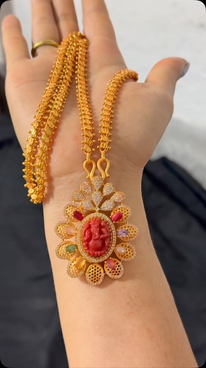 1.4K reactions · 14 shares | Eakdum ramro xa刺#9847494474 #sarashyucollection #shopnow #tiktok #shippingworldwide #goviral #deliveryworldwide #deliveryallovernepal✈️ | Sarashyu Collection | Facebook