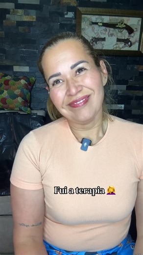 Patty Guzmán on Instagram: "Si fui al sicólogo 🙄#comedia #santandereana #viral #reels #humor"