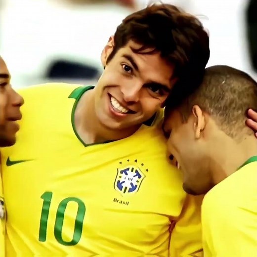 is Kaka the legend of brazil? - MONTAGEM PIRANHA #viral #kaka #legend #brazil