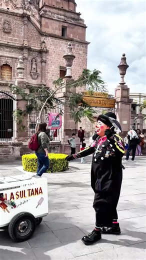 A compilation of bizarre and hilarious street antics in the US! I can't stop laughing! 😂 #StreetPranks #UltimatePranksters#USAtiktok #AmericanLife #USAtrending