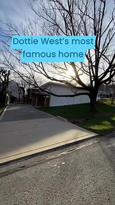 Dottie West bought this mid-century modern house on Shys Hill from “Long Black Veil” co-writer Marijohn Wilkin after the singer's house burned and lived her during her peak career years. #nashville #countrymusic | Nashville Musical History Tour