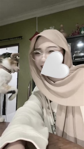 Crying Anime Girl Memes: Emotional Moments Explored