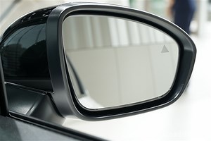 ノートより性能が上！新型オーラのサイドミラーのデザインや視認性を徹底解剖
