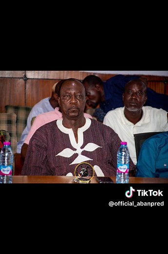 The new Bono Regional Minister was formally introduced to the Bono Regional House of Chiefs and sworn in as part of the traditional leadership. This ceremony signifies the minister's commitment to working closely with the traditional authorities to promote development and peace in the region.#Bonokyempem #Aduanapiesie @Mama Kaakyire FM @NKORANZA KATAKYIE @Official_ONEGH TV @BRAA FOSTER👑🇬🇭 🇳🇬 @eno akosua @CHIRAA TV @Royal Ohana Gists 👑 @Ernest Asante @Ahenkropresident @AtebubumanOfficial [P