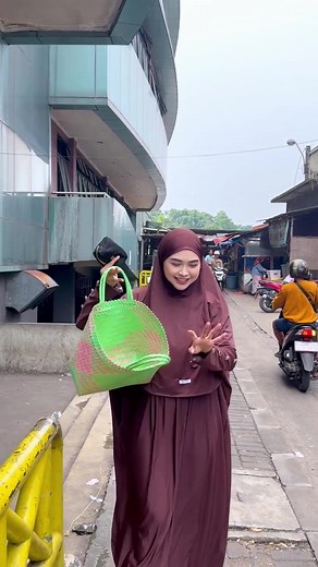 Belanja Seru di Pasar Bersama Ria Ricis