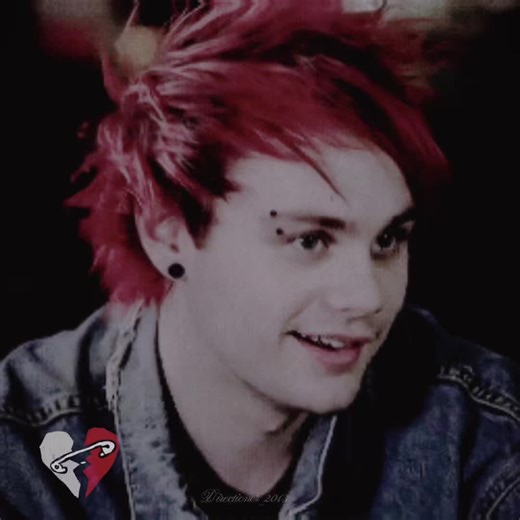 MICHAEL CLIFFORD 5SOS|| A fever you can’t sweat out kinda gives me Michael vibes.!! I’m hoping they address what’s happening on twt#sidequest #michaelclifford #5sos #foryoupageofficiall #panicatthedisco