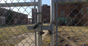 Long-vacant Chicago housing complex attracts crime, graffiti, neighbors say