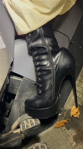 @boots_dominaa on Instagram: "#pedalpumping #boots #stilettos #driveinboots #heelsdrive"