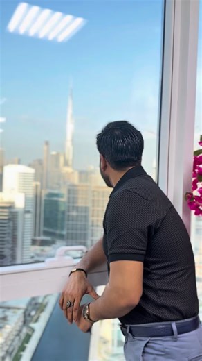 Raja Irfan on Instagram: "Alhamdulillah I’m back in office #rajaairfan #dubai #office"