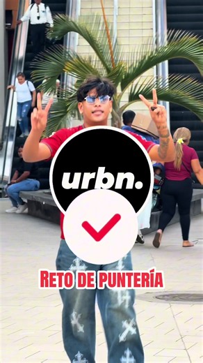 El que bote la botella gana ⚽️| Reto de puntería 🏆 #reto #futbol⚽️ #viral #nicaragua🇳🇮 @el_ropa