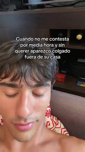 Video de Facundo Izquierdo (@mrcaqui) relacionado con “When He Isn't Replying”